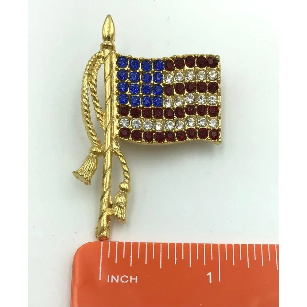 Vtg Gold Tone  American Flag‎ Brooch Rhinestone Patriotic USA July 4th Military